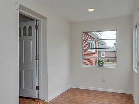 4th image of 2625 Belle St