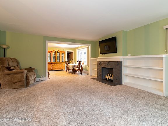 3rd image of 7821 W 66th St