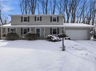 126 Brentwood Ln, Fairport, NY 14450