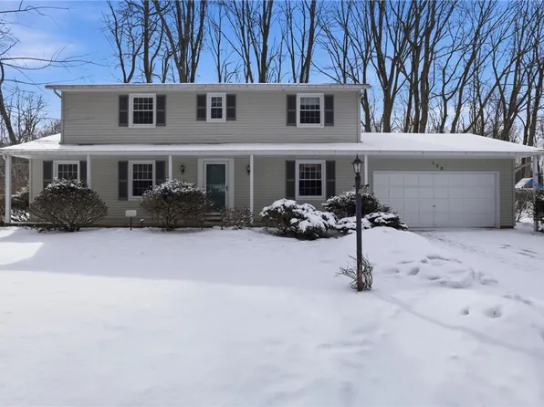 126 Brentwood Ln, Fairport, NY 14450