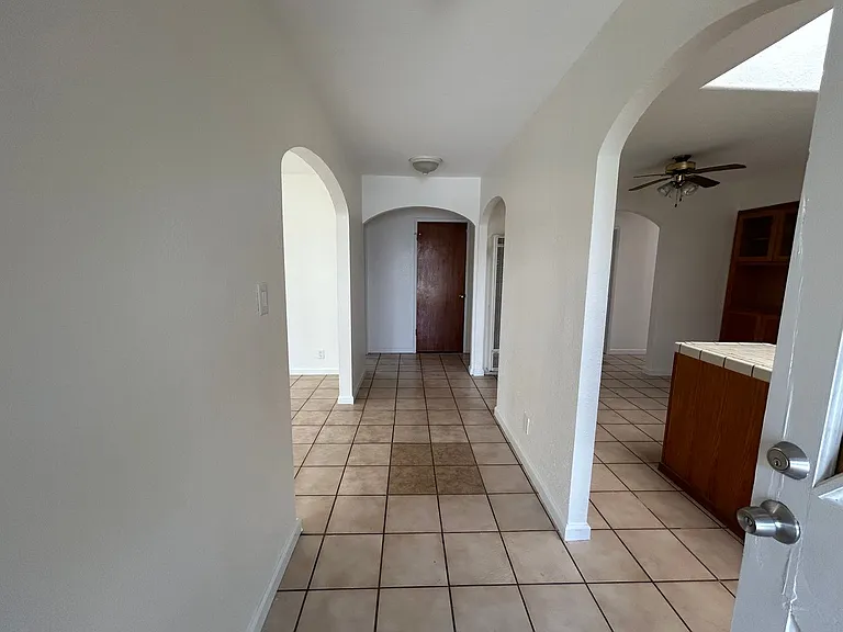 1430 Linwood Dr — Photo 5