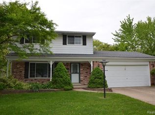 16775 Wayne Rd, Livonia, MI 48154