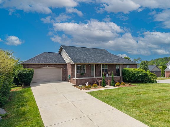 2nd image of 325 Ridge Hill Trl