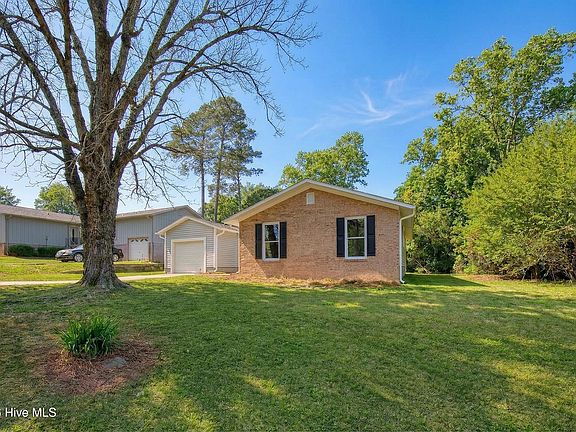 3rd image of 119 Shadow Brook Drive