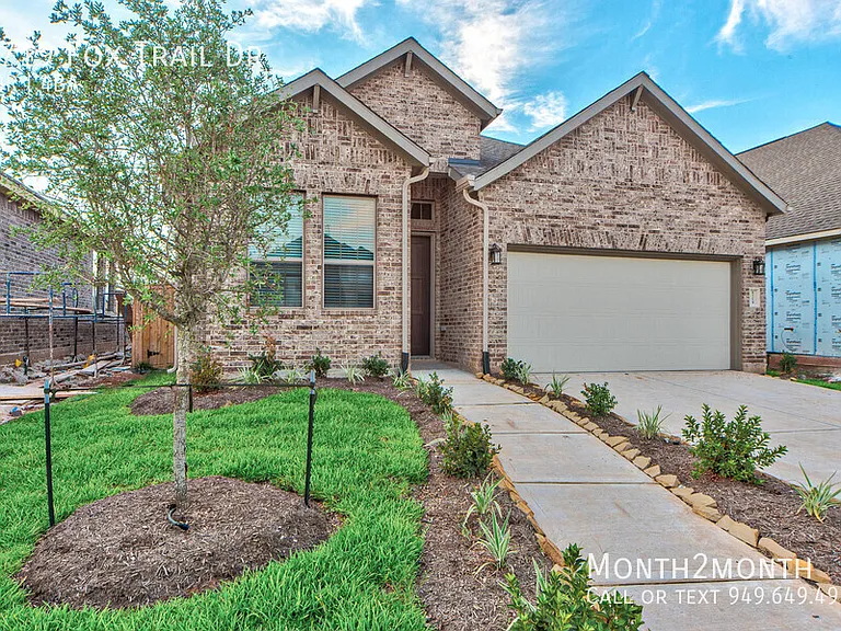8719 Fox Trail Dr — Photo 3