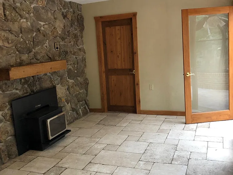 112 Debra Ann Rd — Photo 6