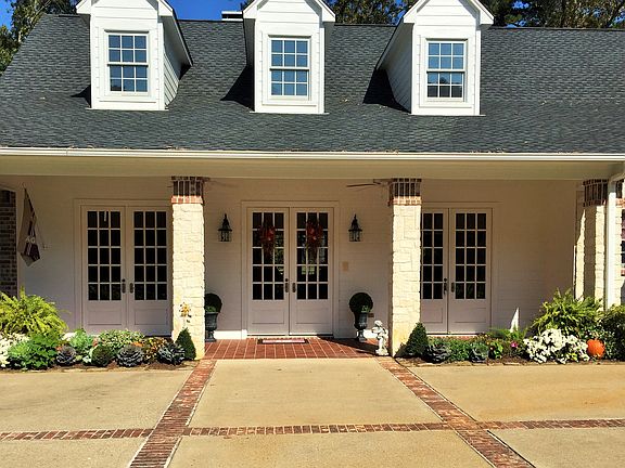 2nd image of 137 Dogwood Lakes Cir