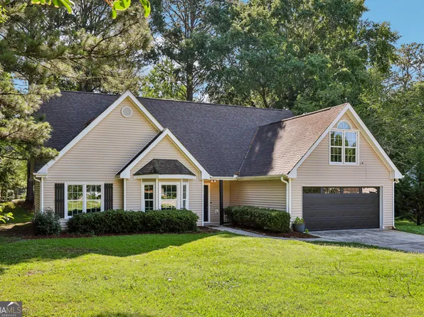 2360 Huntington Dr, Loganville, GA 30052