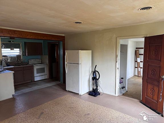 4th image of 2642 W Samaria Rd