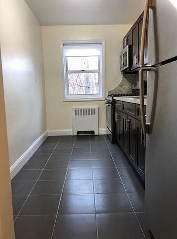 1st image of 434 Howard Ave APT 1A