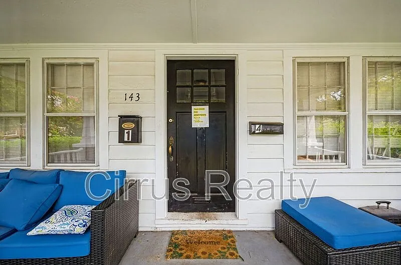 1 bed, 1.0 bath, $995 — Photo 4
