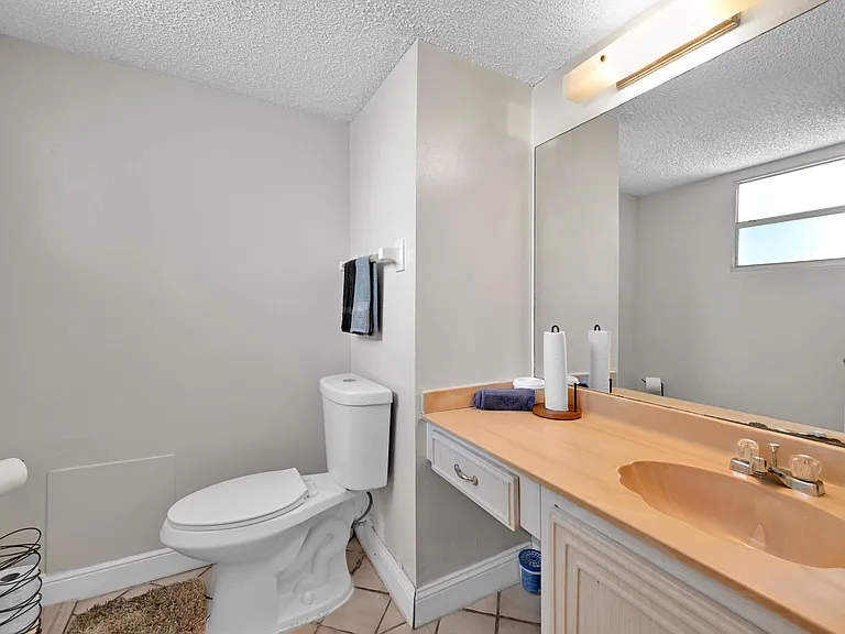 103 Royal Park Dr #2E — Photo 11