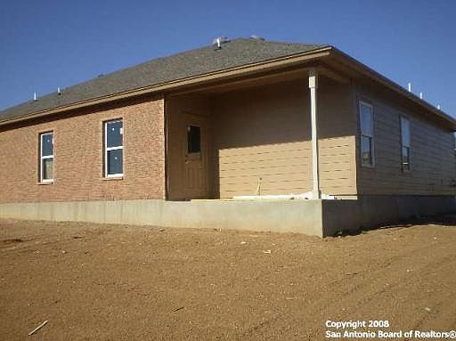 2nd image of 101 Dykes Ln