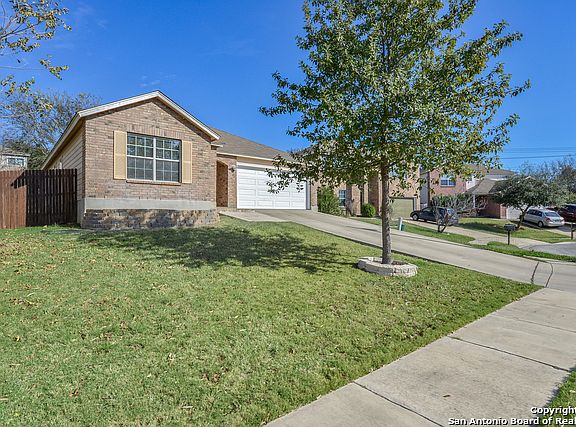 2nd image of 441 Yellow Wood Dr