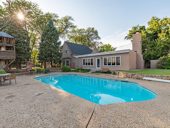 2nd image of 817 Denrock Ave