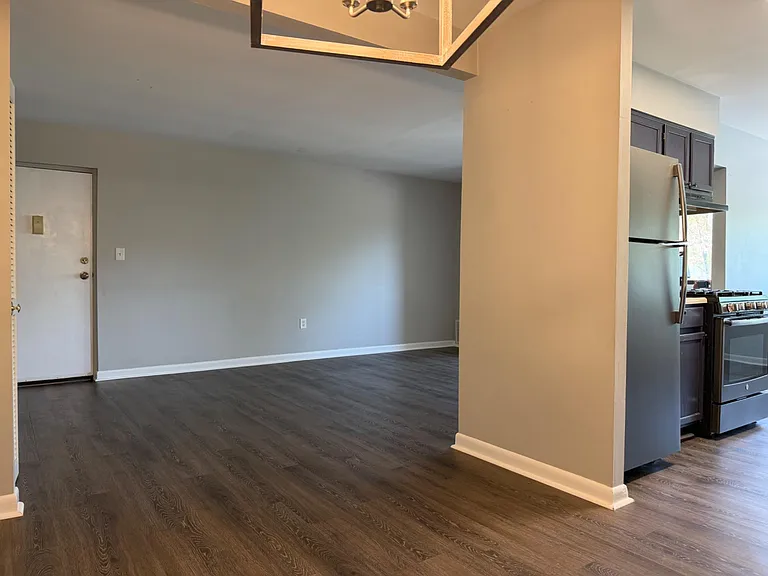 140 Royal Oak Dr #I — Photo 6
