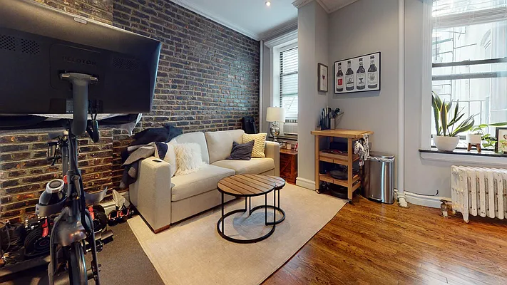 Rented by Bond New York | media 2