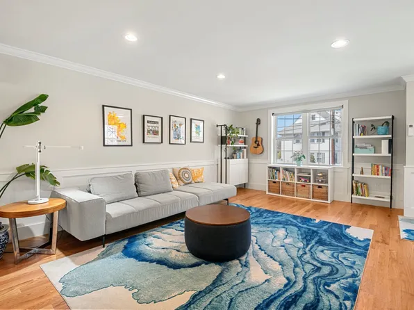 24 Mystic Lake Dr #24, Arlington, MA 02474