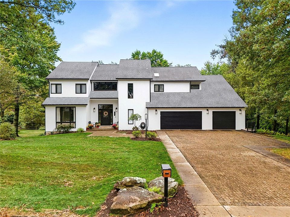 1st image of 215 Timber Ridge Rd