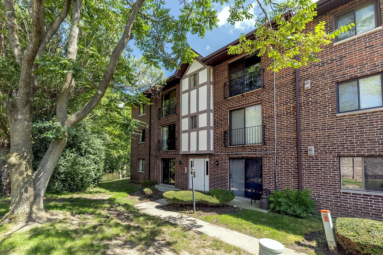 2 bed, 1110 sqft, $2,300 — Photo 2