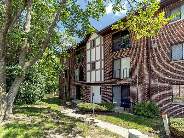 1736 S Washington St #1736 — Photo 2