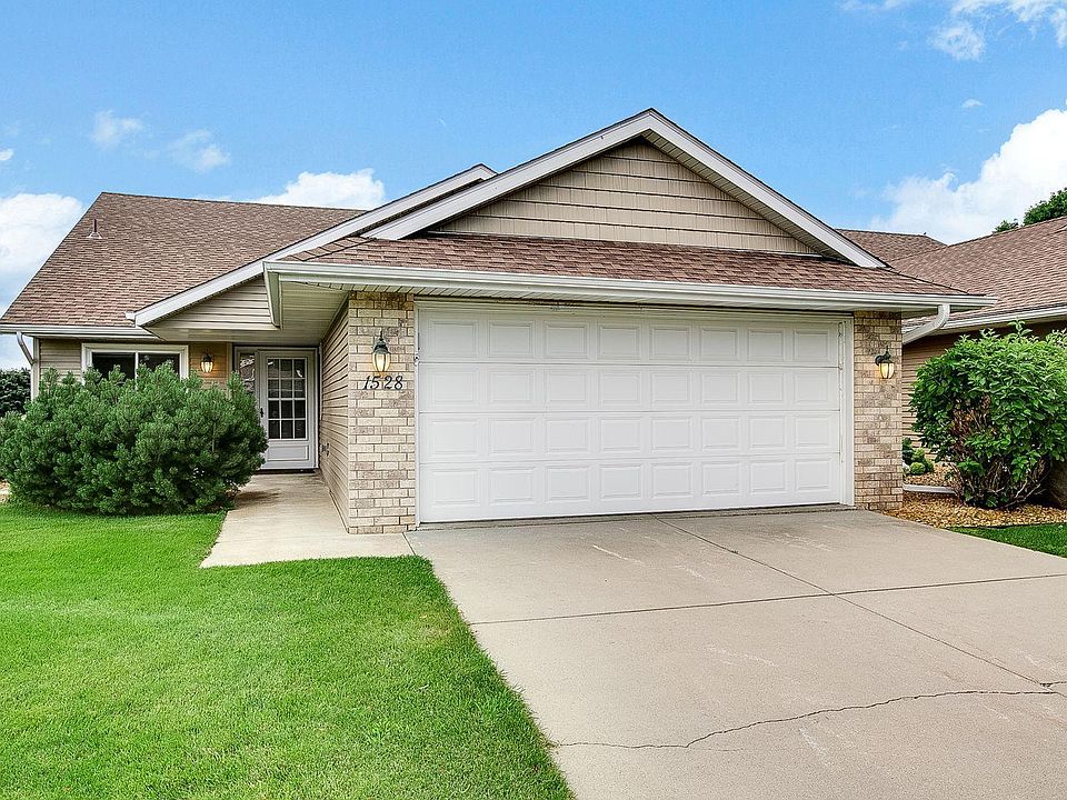 1st image of 1528 Carleton Dr