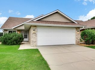 1528 Carleton Dr, Hastings, MN 55033