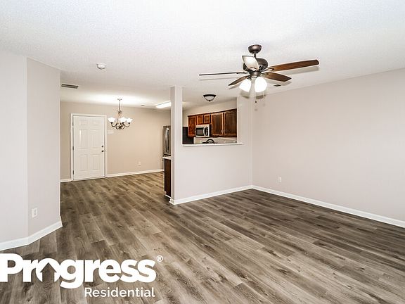 4th image of 10227 Cottage Oaks Cv