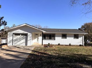 67 Strecker Rd, Ballwin, MO 63011