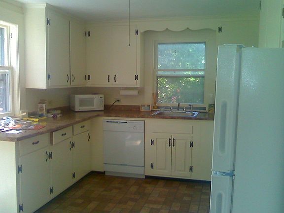 Kit.,new appl.s,floors