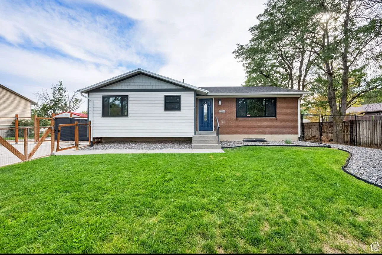4 bed, 2200 sqft, $2,750 — Photo 1
