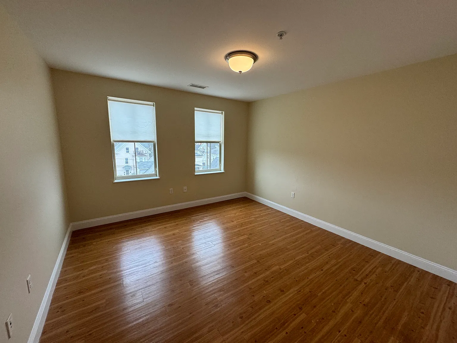 2 bed, 1.0 bath, $2,450 — Photo 4