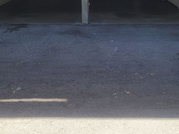 2 CAR GARAGE