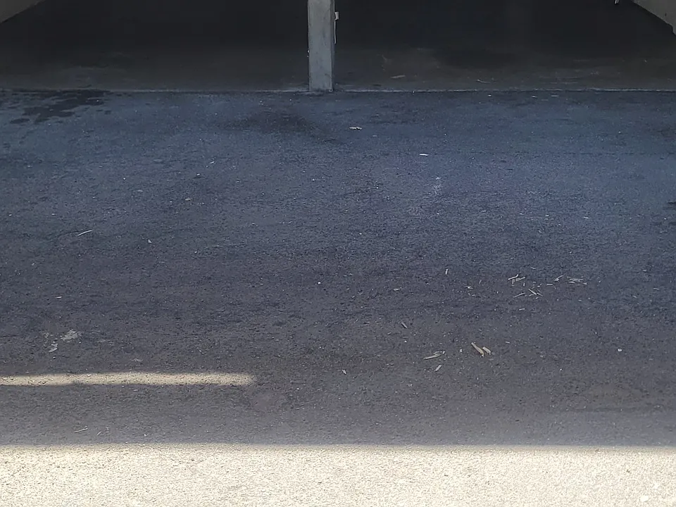 2 CAR GARAGE