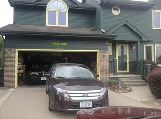 4918 Bel Aire Rd, Des Moines, IA 50310