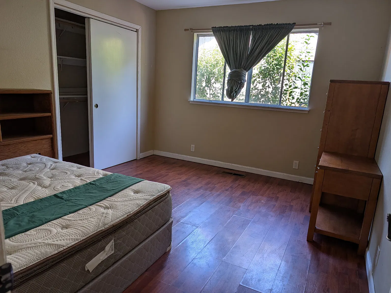 382 Manila Dr — Photo 3