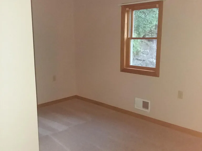 601 Cream Hollow Rd — Photo 10