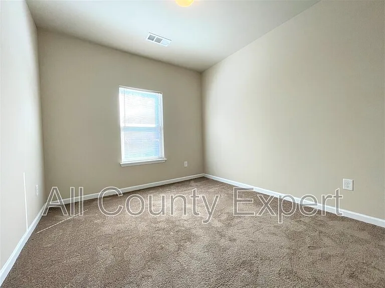 599 Oakside Pl — Photo 17