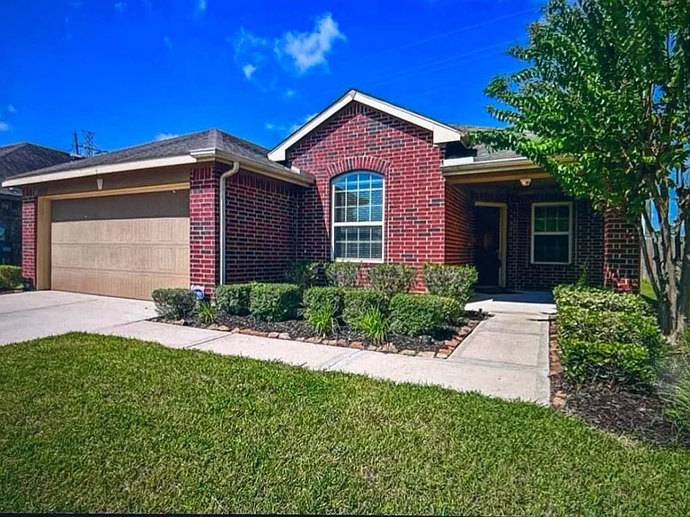 1707 Stieler Dr — Photo 2