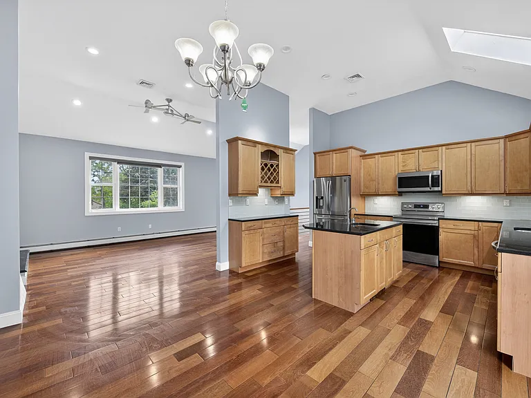 19 Hilltop Pl — Photo 7
