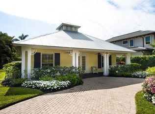 476 1st Ave N, Naples, FL 34102