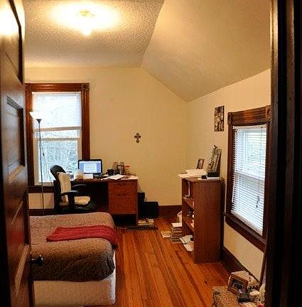 Another bedroom, but there are 3