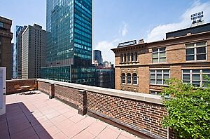 3rd image of 162 W 56th St APT 1703