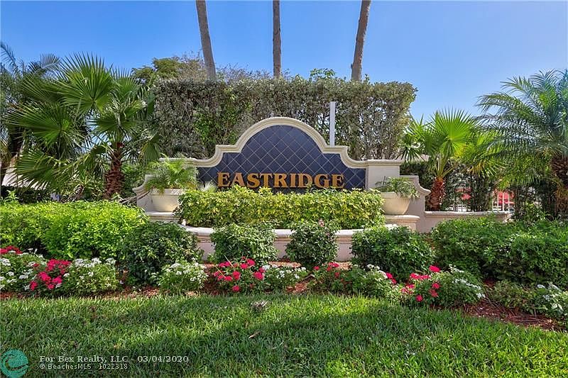 Home For Sale In Crystal View