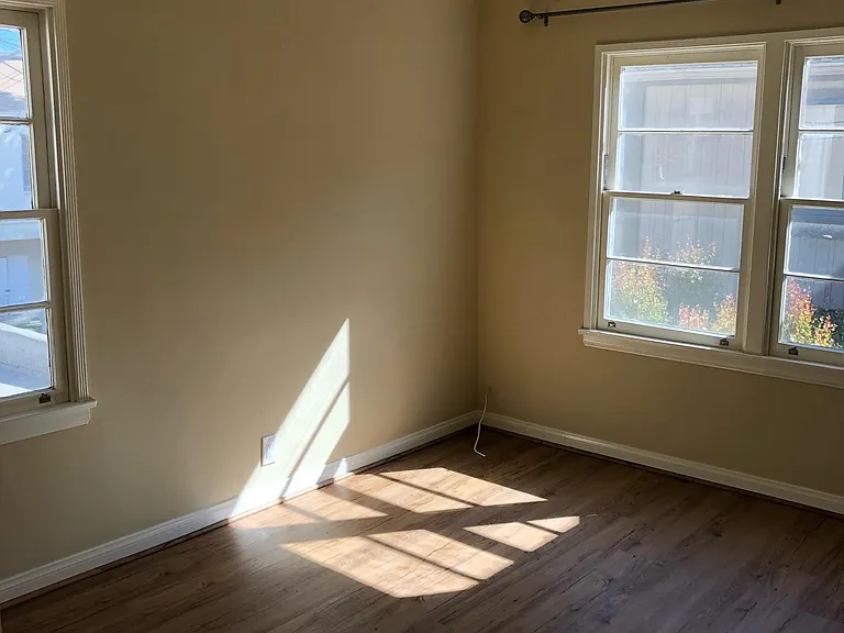 953 14th St #4 — Photo 3