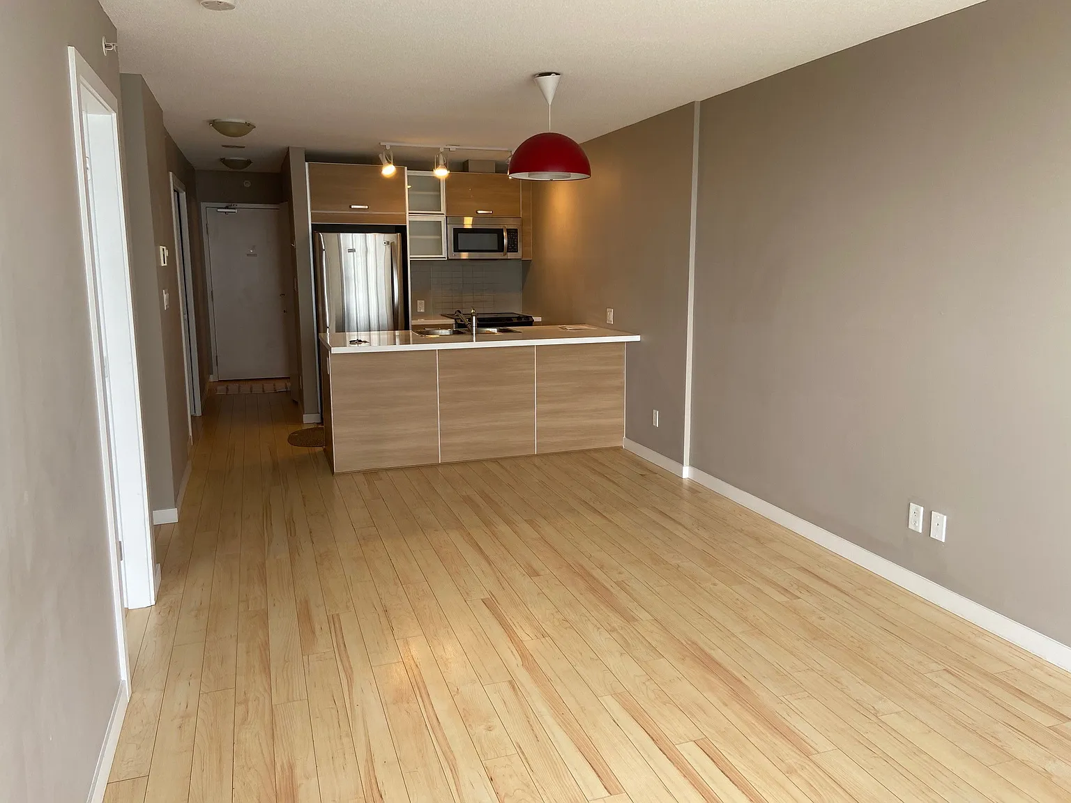 9981 Whalley Blvd Surrey — Photo 4