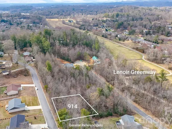 914 Woodbine Pl NE, Lenoir, NC 28645