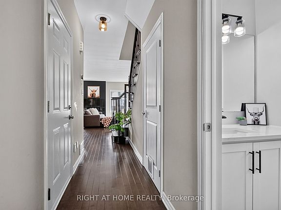 3rd image of 84 Francis St
