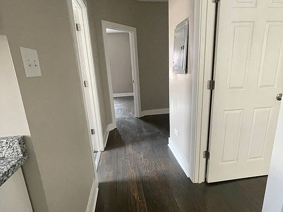 2nd image of 1472 E 69th St #6846-3