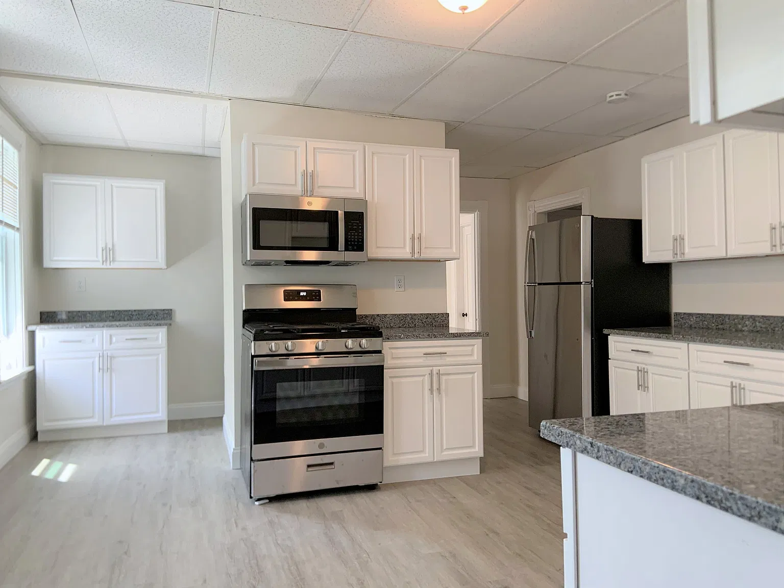 4 bed, 1200 sqft, $3,200 — Photo 3